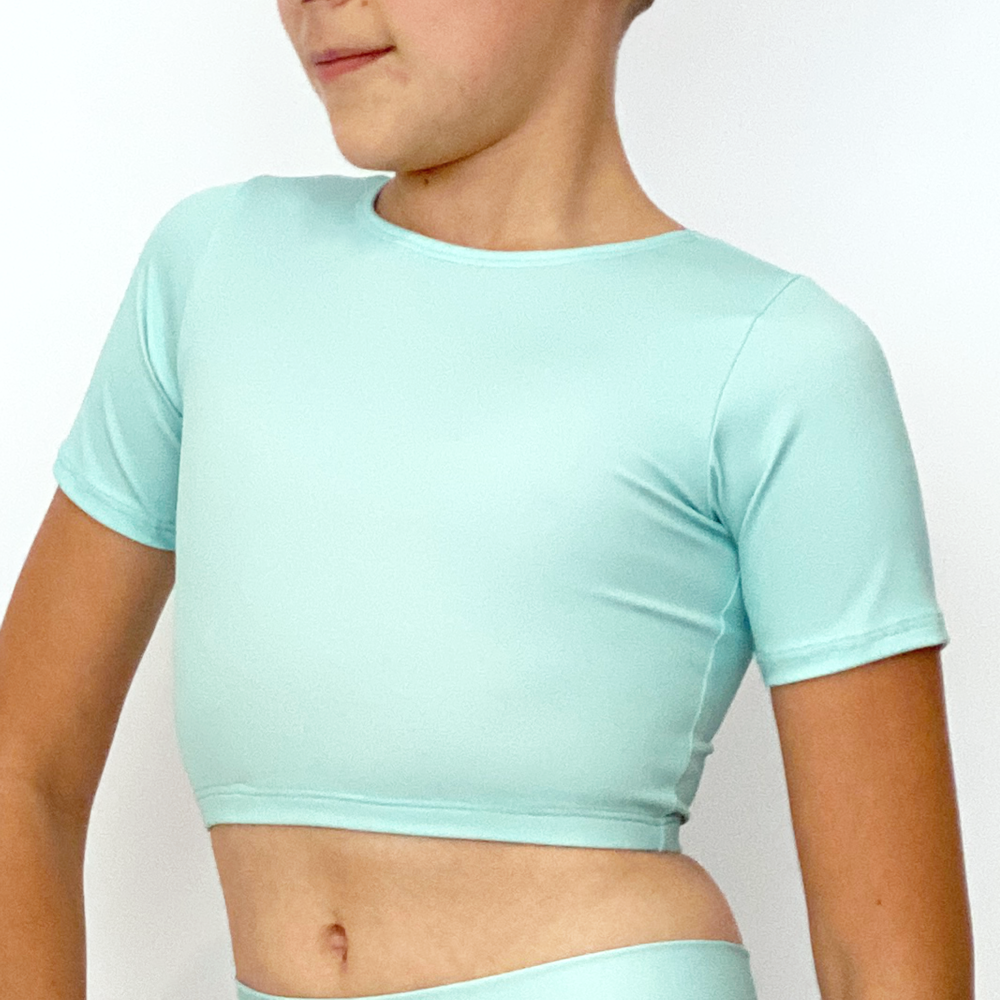 Kikx Crop Top with Short Sleeves in Plain Pastel Green