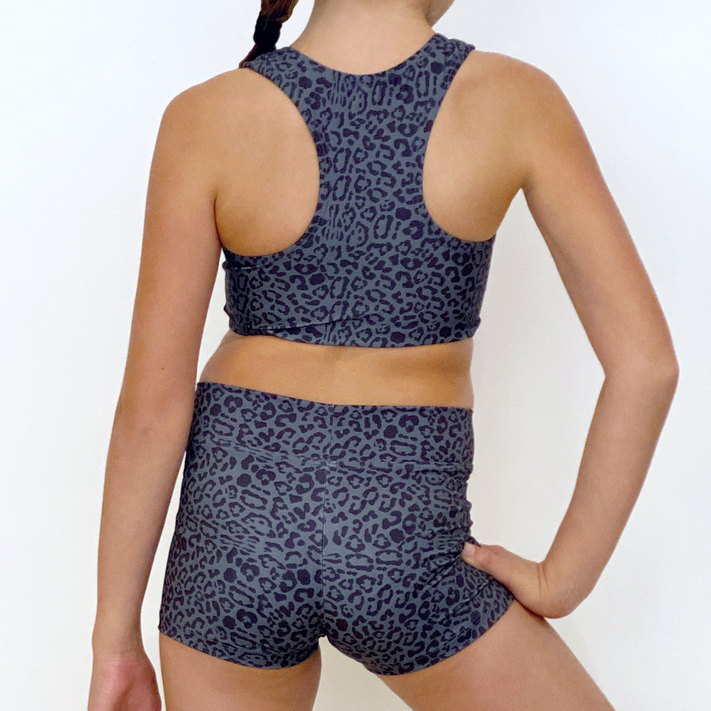 Kikx Hot Pants with High Waist in Leopard Print on Dark Grey