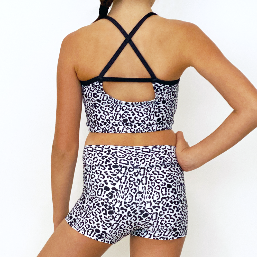 Kikx Hot Pants with High Waist in Leopard Print on White