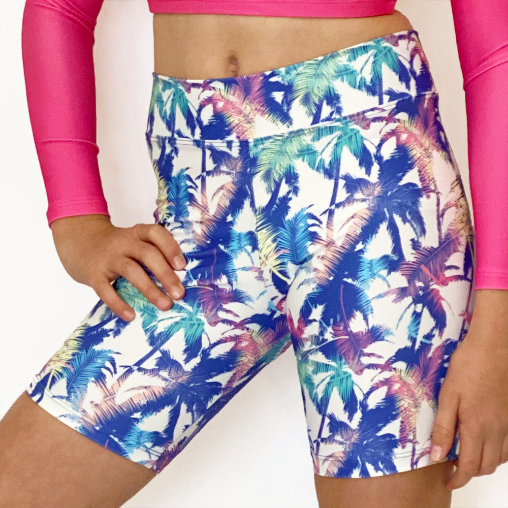 Kikx Mid Thigh Length Leggings with High Waist in Multi-Colour Palm Tree on White
